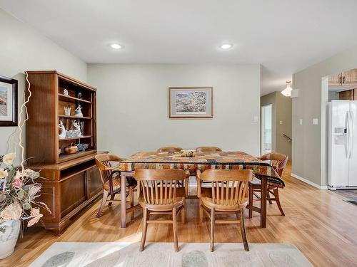 357 Ridge Road, Kamloops, BC - Indoor Photo Showing Dining Room