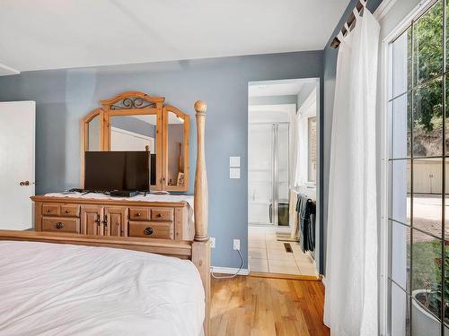 357 Ridge Road, Kamloops, BC - Indoor Photo Showing Bedroom