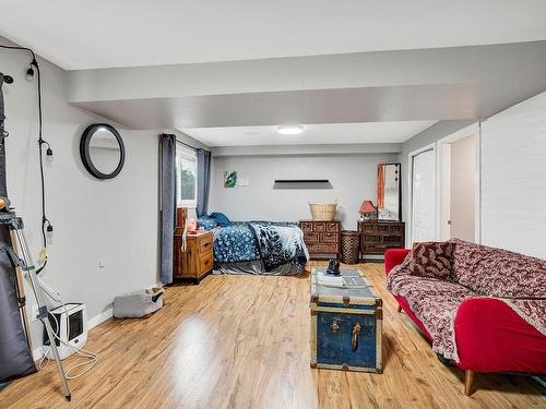 387 Monmouth Drive, Kamloops, BC - Indoor Photo Showing Living Room