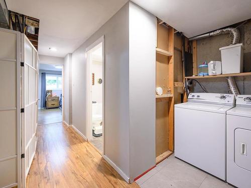 387 Monmouth Drive, Kamloops, BC - Indoor Photo Showing Laundry Room