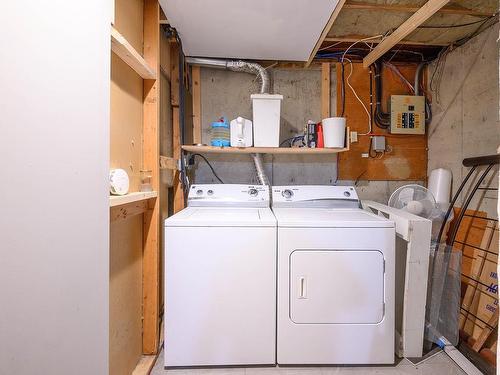 387 Monmouth Drive, Kamloops, BC - Indoor Photo Showing Laundry Room