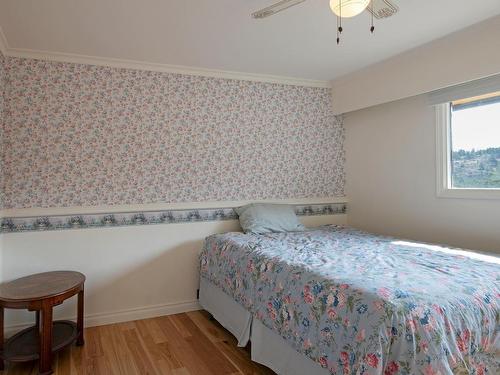 1590 Barnhartvale Road, Kamloops, BC - Indoor Photo Showing Bedroom