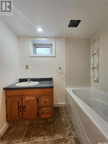 809 Garnet Street, Grenfell, SK - Indoor Photo Showing Bathroom