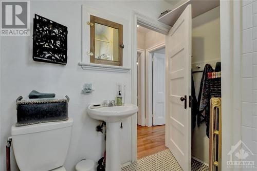 26 Second Avenue, Ottawa, ON - Indoor Photo Showing Bathroom