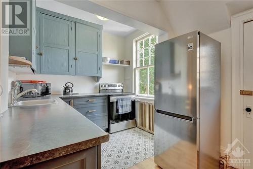 26 Second Avenue, Ottawa, ON - Indoor Photo Showing Kitchen