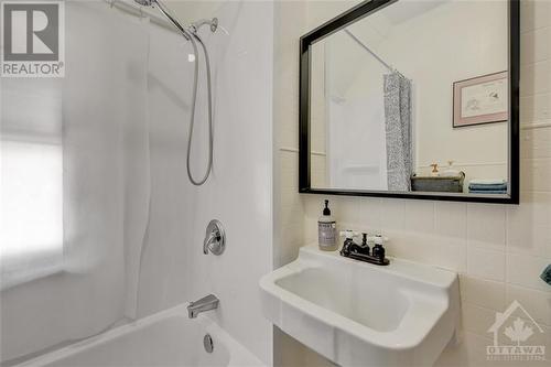 26 Second Avenue, Ottawa, ON - Indoor Photo Showing Bathroom