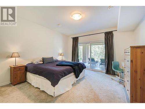 4048 Gallaghers Terrace, Kelowna, BC - Indoor Photo Showing Bedroom