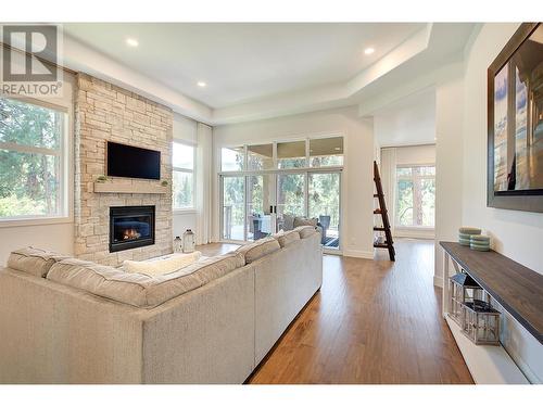 4048 Gallaghers Terrace, Kelowna, BC - Indoor Photo Showing Living Room With Fireplace