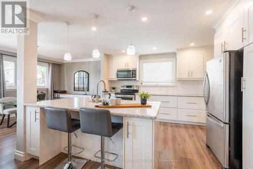 5290 Joel Avenue, Burlington (Appleby), ON - Indoor Photo Showing Kitchen With Stainless Steel Kitchen With Upgraded Kitchen