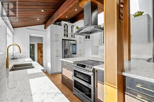 9256 First Line, Milton (Nassagaweya), ON - Indoor Photo Showing Kitchen With Stainless Steel Kitchen With Double Sink With Upgraded Kitchen