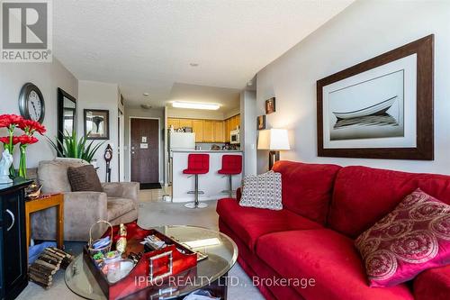 602 - 2545 Erin Centre Boulevard, Mississauga (Central Erin Mills), ON - Indoor Photo Showing Living Room