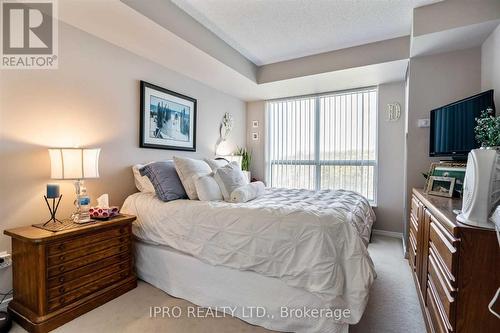 602 - 2545 Erin Centre Boulevard, Mississauga (Central Erin Mills), ON - Indoor Photo Showing Bedroom