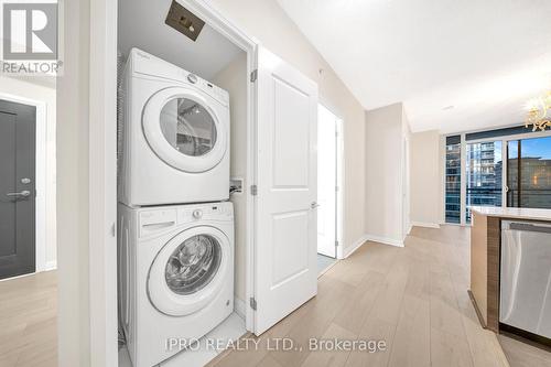 1320 - 5033 Four Springs Avenue S, Mississauga (Hurontario), ON - Indoor Photo Showing Laundry Room