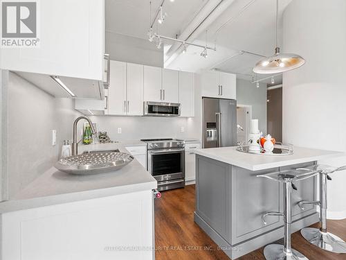 606 - 2 Fieldway Road, Toronto (Islington-City Centre West), ON - Indoor Photo Showing Kitchen With Stainless Steel Kitchen With Upgraded Kitchen