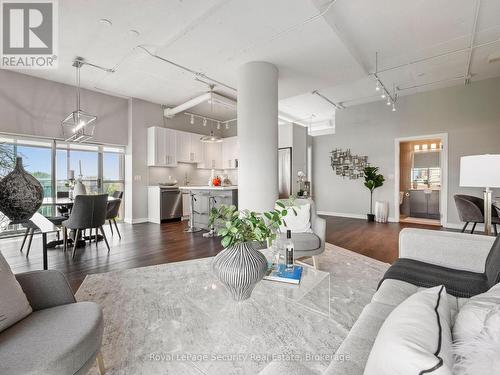 606 - 2 Fieldway Road, Toronto, ON - Indoor Photo Showing Living Room