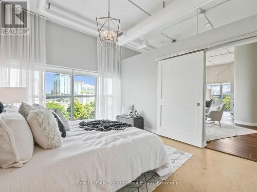 606 - 2 Fieldway Road, Toronto, ON - Indoor Photo Showing Bedroom