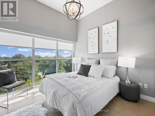 606 - 2 Fieldway Road, Toronto, ON - Indoor Photo Showing Bedroom