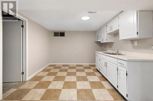 10820 Mulberry Drive Unit# Lower, Windsor, ON - Indoor Photo Showing Kitchen With Double Sink