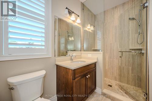 8 Paddison Court, Guelph (Village), ON - Indoor Photo Showing Bathroom