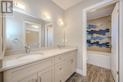 8 Paddison Court, Guelph, ON - Indoor Photo Showing Bathroom