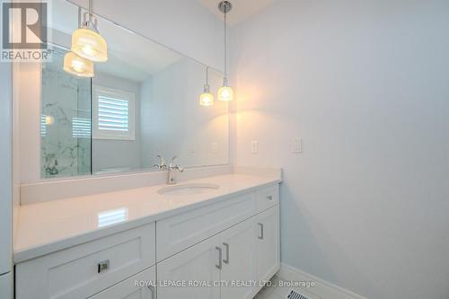 8 Paddison Court, Guelph, ON - Indoor Photo Showing Bathroom