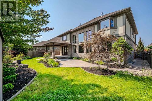 8 Paddison Court, Guelph (Village), ON - Outdoor