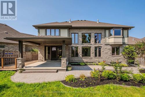 8 Paddison Court, Guelph (Village), ON - Outdoor