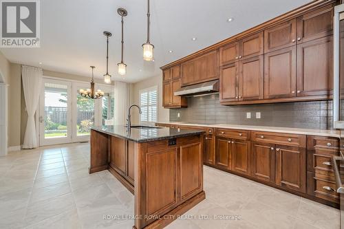 8 Paddison Court, Guelph (Village), ON - Indoor Photo Showing Kitchen