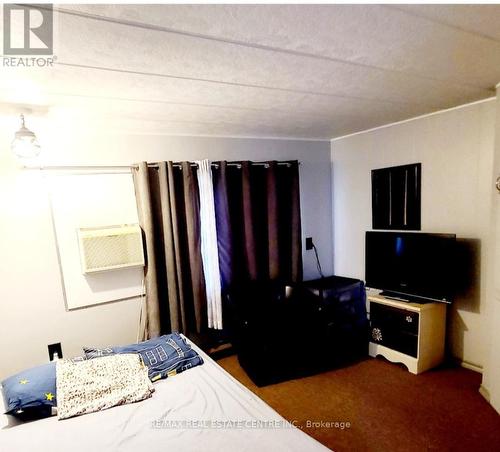 4407 Timothy Lane, Lincoln, ON - Indoor Photo Showing Bedroom