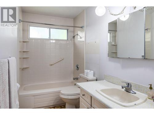 2802 Glenmount Court, West Kelowna, BC - Indoor Photo Showing Bathroom