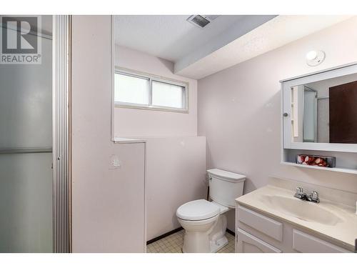 2802 Glenmount Court, West Kelowna, BC - Indoor Photo Showing Bathroom