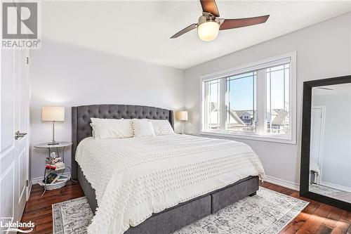 14 Montclair Mews, Collingwood, ON - Indoor Photo Showing Bedroom