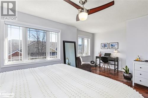 14 Montclair Mews, Collingwood, ON - Indoor Photo Showing Bedroom