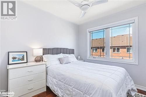 14 Montclair Mews, Collingwood, ON - Indoor Photo Showing Bedroom