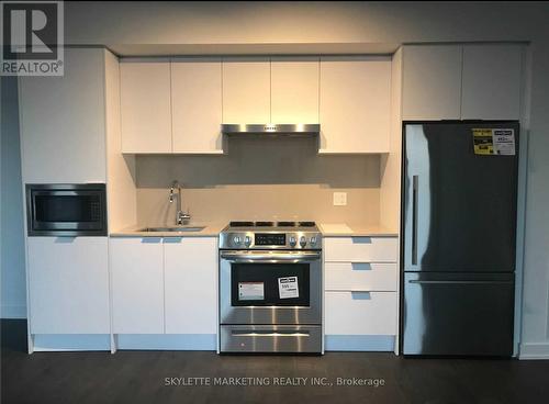 803 - 25 Richmond Street E, Toronto, ON - Indoor Photo Showing Kitchen