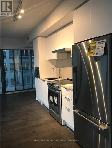 803 - 25 Richmond Street E, Toronto, ON - Indoor Photo Showing Kitchen