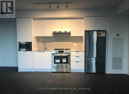 803 - 25 Richmond Street E, Toronto, ON - Indoor Photo Showing Kitchen