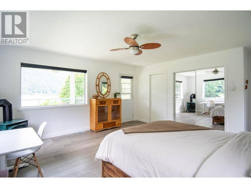 4161 Heroux  Road, Nelson, BC - Indoor Photo Showing Bedroom