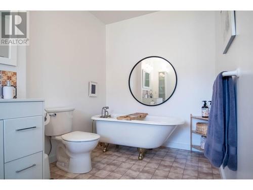 4161 Heroux  Road, Nelson, BC - Indoor Photo Showing Bathroom