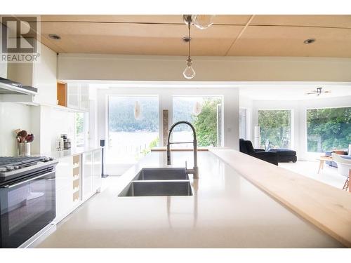 4161 Heroux  Road, Nelson, BC - Indoor Photo Showing Kitchen With Double Sink