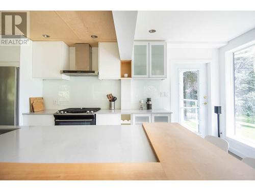 4161 Heroux  Road, Nelson, BC - Indoor Photo Showing Kitchen