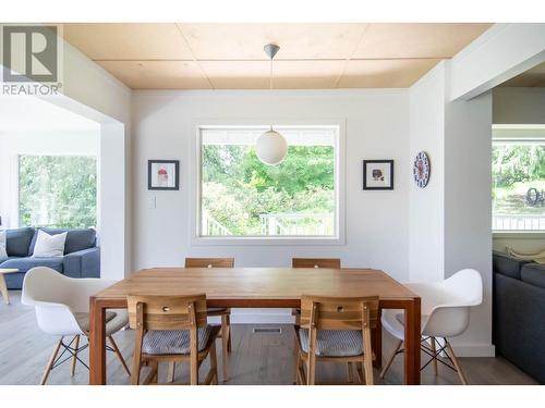 4161 Heroux  Road, Nelson, BC - Indoor Photo Showing Dining Room