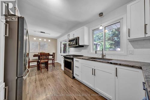 12 Wayne Crescent, Quinte West, ON - Indoor Photo Showing Kitchen With Upgraded Kitchen