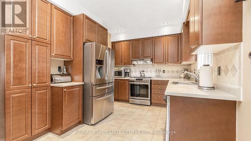 491 Willmott Crescent, Milton, ON - Indoor Photo Showing Kitchen