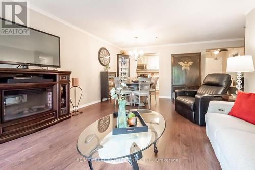 105 - 6 Niagara Street, Grimsby, ON - Indoor Photo Showing Living Room