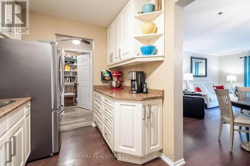 105 - 6 Niagara Street, Grimsby, ON - Indoor Photo Showing Kitchen