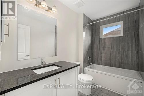 13 Cummings Avenue, Carleton Place, ON - Indoor Photo Showing Bathroom