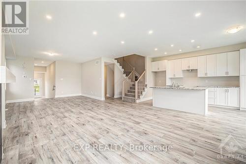 9 Cummings Avenue, Carleton Place, ON - Indoor Photo Showing Kitchen With Upgraded Kitchen