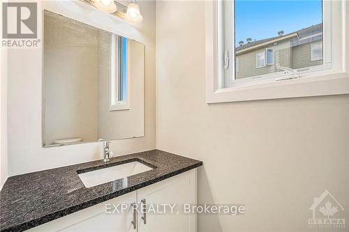 9 Cummings Avenue, Carleton Place, ON - Indoor Photo Showing Bathroom