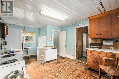 3329 Galetta Side Road, Arnprior, ON - Indoor Photo Showing Kitchen